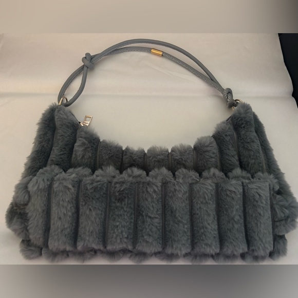 Prada VIP Bag - Picture 3 of 6